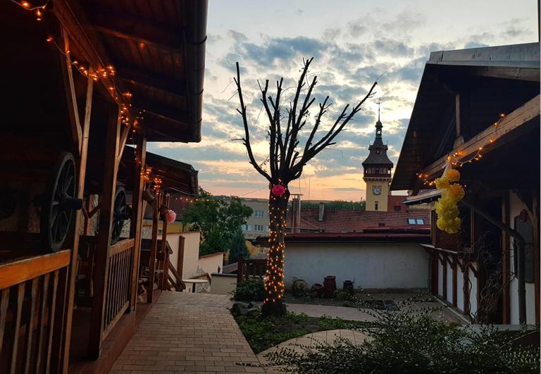 Hotel Baltaci Stary Zamek Napajedla Экстерьер фото